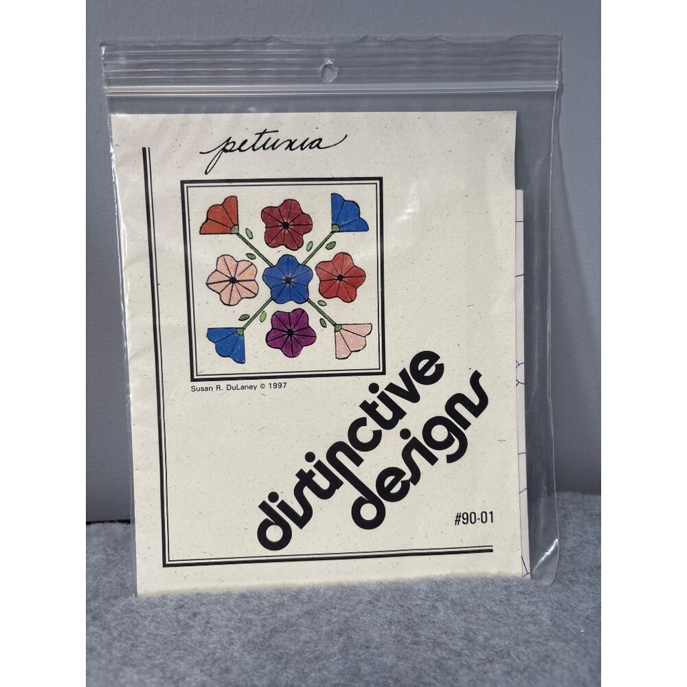 Petunia Applique Quilt Pattern by Distinctive Designs for Hand & Machine Sewing